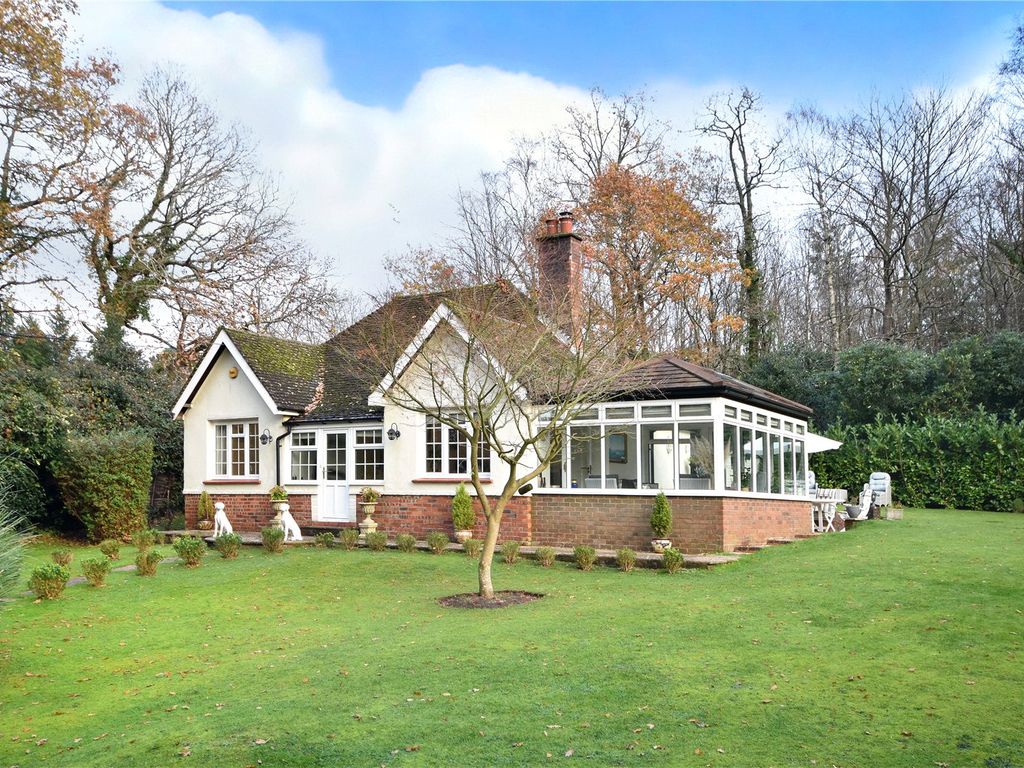 3 bed bungalow for sale in Hampers Lane, Storrington, Pulborough RH20