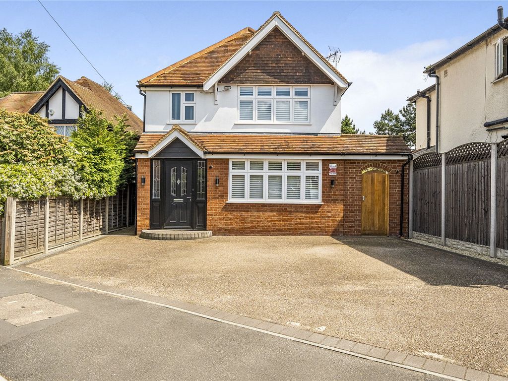 4 bed detached house for sale in Kingsway, Woking GU21 Zoopla