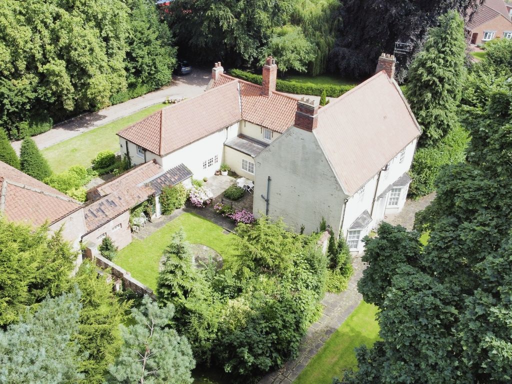 6 bed detached house for sale in Gibson Lane South, Melton, North