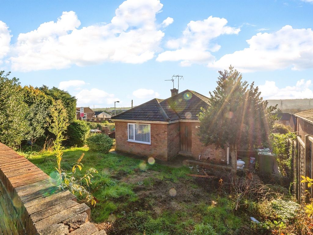 2 bed detached bungalow for sale in Hillside Avenue, Lincoln LN2, £
