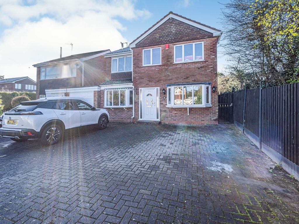 4 bed detached house for sale in Daffodil Place, Walsall, West Midlands