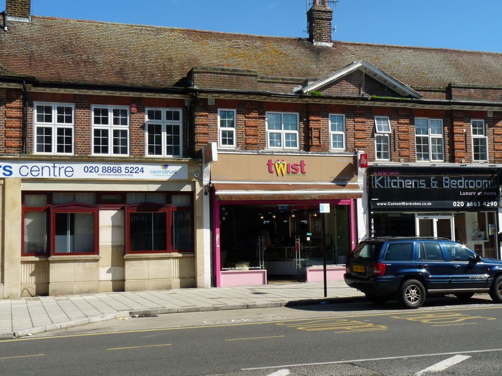 3 bed flat to rent in Pinner Road, North Harrow HA2, £1,900 pcm Zoopla