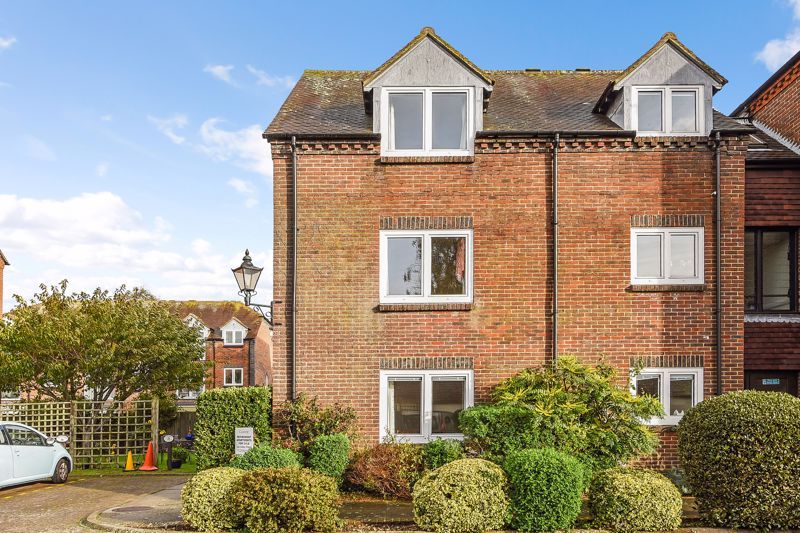 Henty Gardens, Chichester PO19