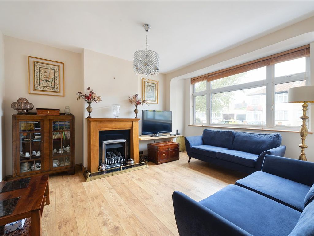 5 bed property for sale in Hazelwood Avenue, Morden SM4, £689,950 Zoopla