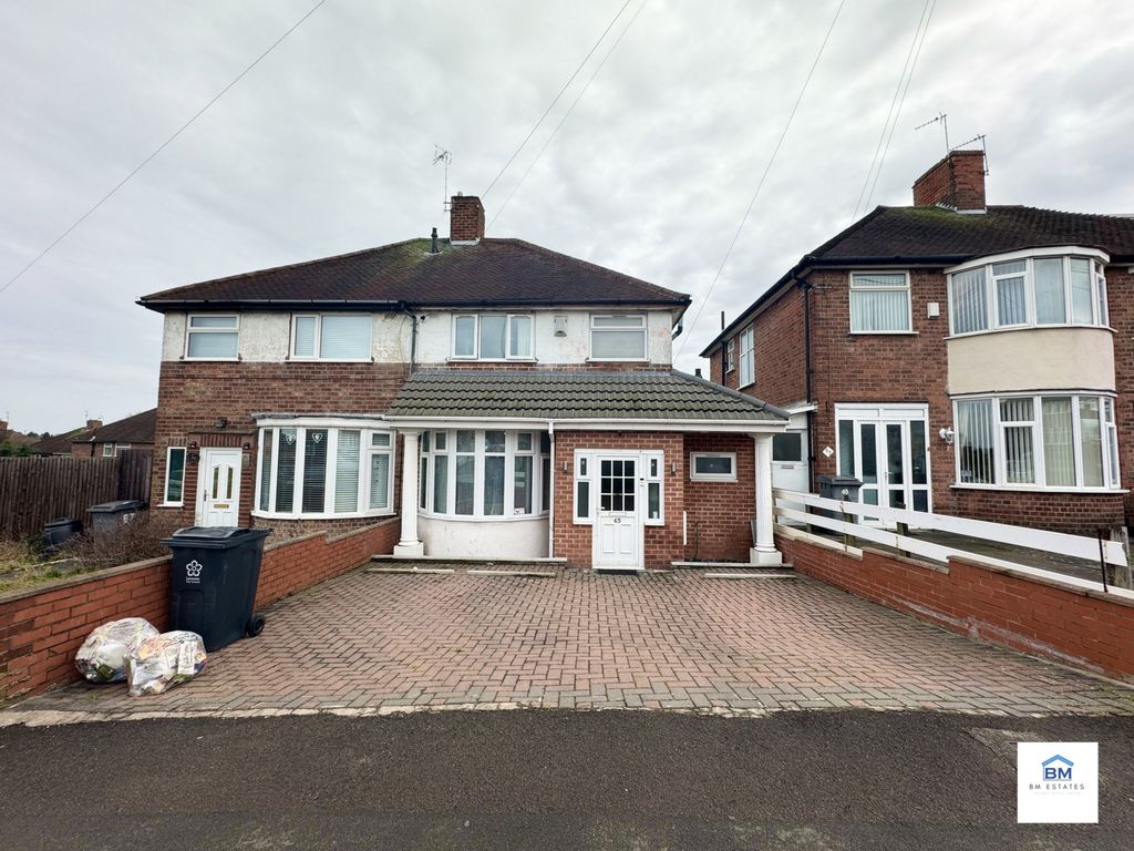 3 bed semidetached house for sale in Colchester Road, Leicester LE5, £360,000 Zoopla
