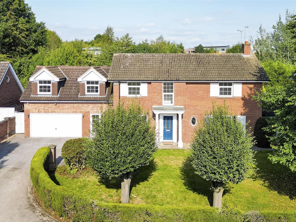 Alwood Grove, Clifton Village, Nottinghamshire NG11