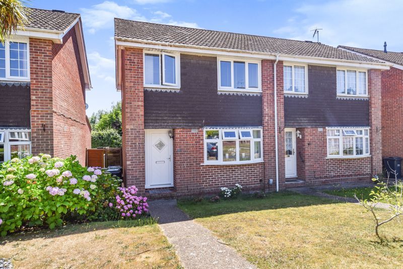 3 bed semidetached house for sale in Crofton Close, Purbrook