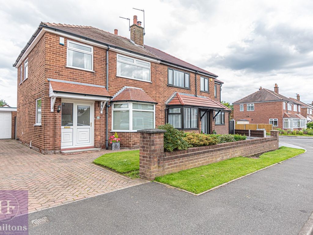 3 bed semidetached house for sale in Chestnut Drive, Leigh WN7, £