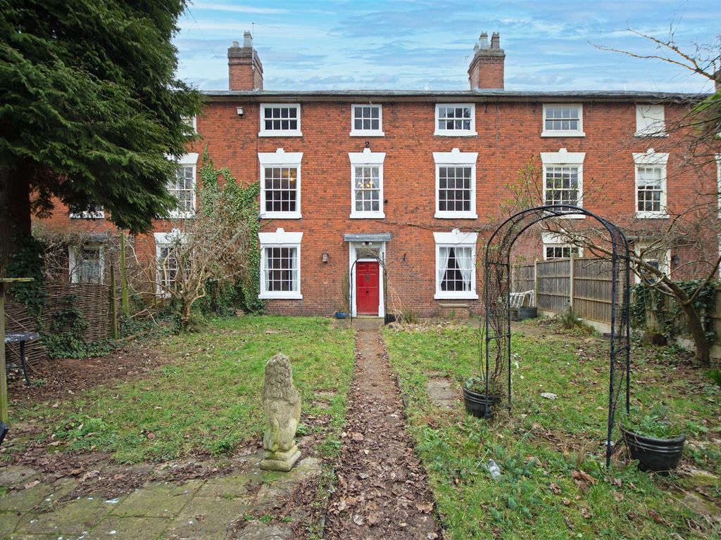 4 bed property for sale in Doveridge Place, Walsall WS1 Zoopla