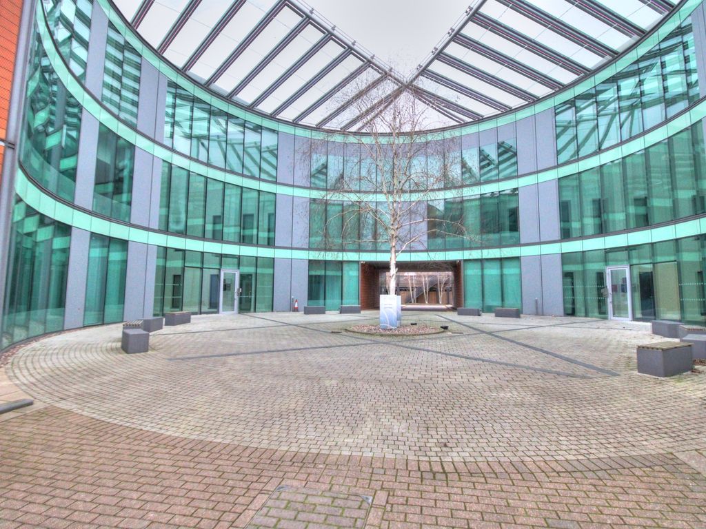 Studio for sale in Wokingham Road, Binfield, Bracknell RG42, £170,000