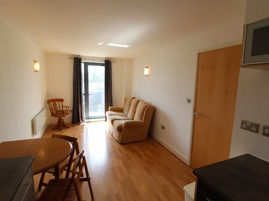 2 bed flat for sale in West One Plaza One, Cavendish Street, Sheffield