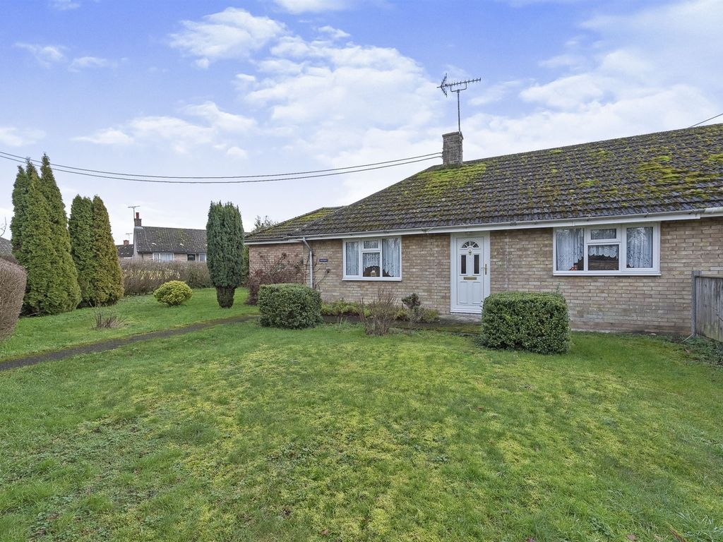 2 bed semidetached bungalow for sale in Lodge Road, Feltwell, Thetford