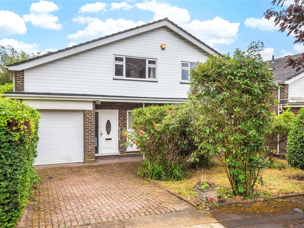 4 bed detached house for sale in Plaxtol Close, Bromley BR1, £800,000 Zoopla