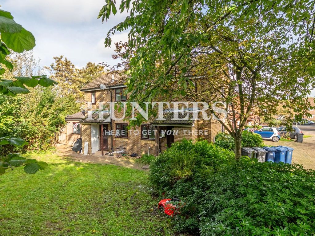 1 bed property for sale in Westcroft Close, London NW2, £365,000 Zoopla