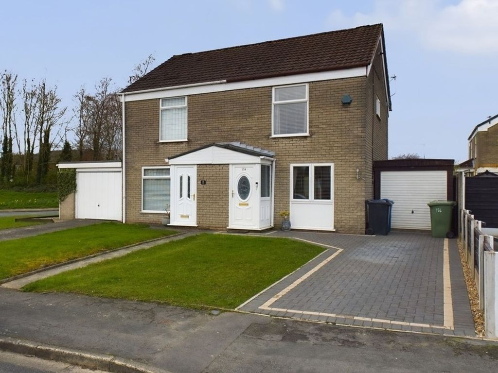 3 bed semidetached house for sale in Abbey Road, Astley M29, £220,000