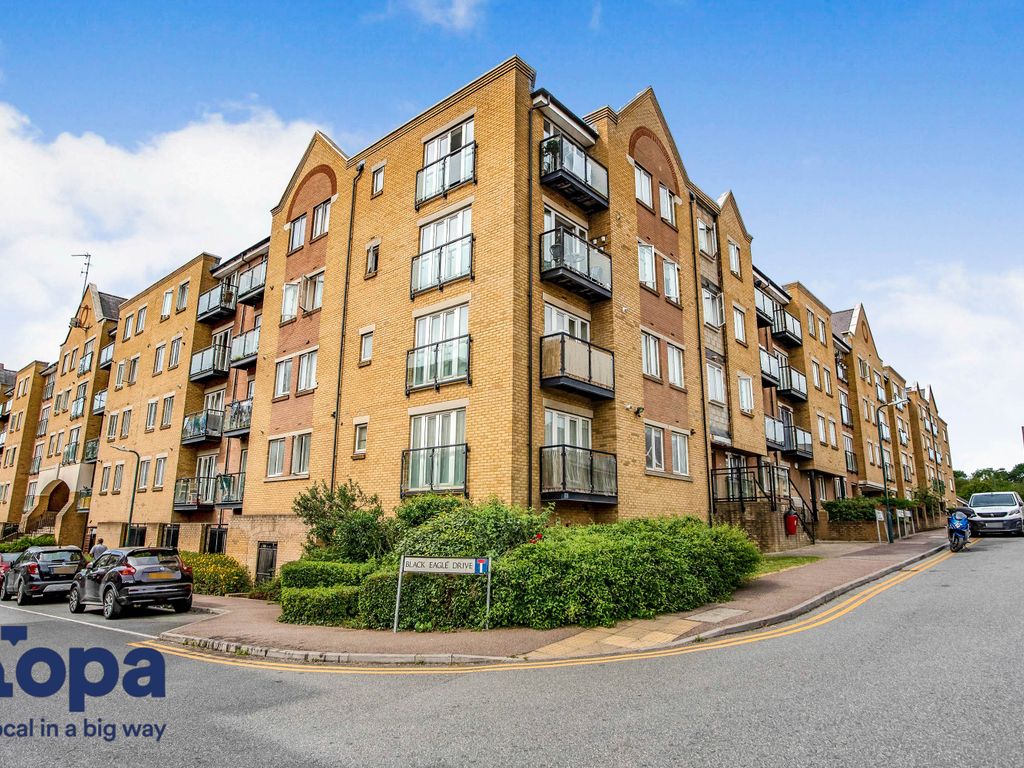2 bed flat for sale in Black Eagle Drive, Northfleet, Gravesend DA11