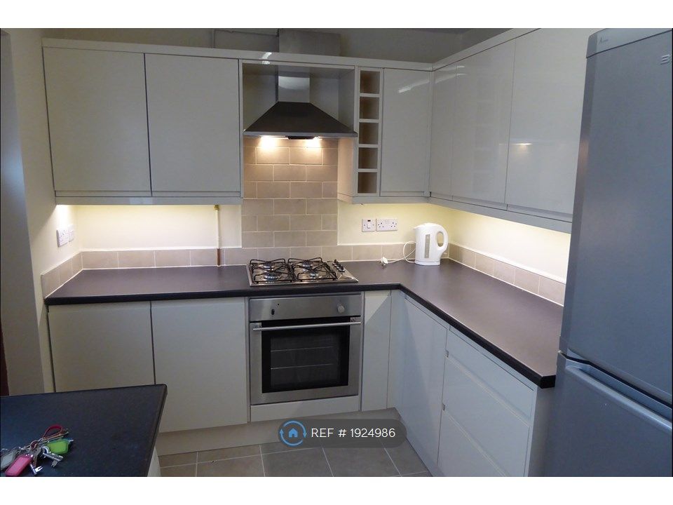 4 bed terraced house to rent in Leek Road, Shelton ST1, £866 pcm Zoopla
