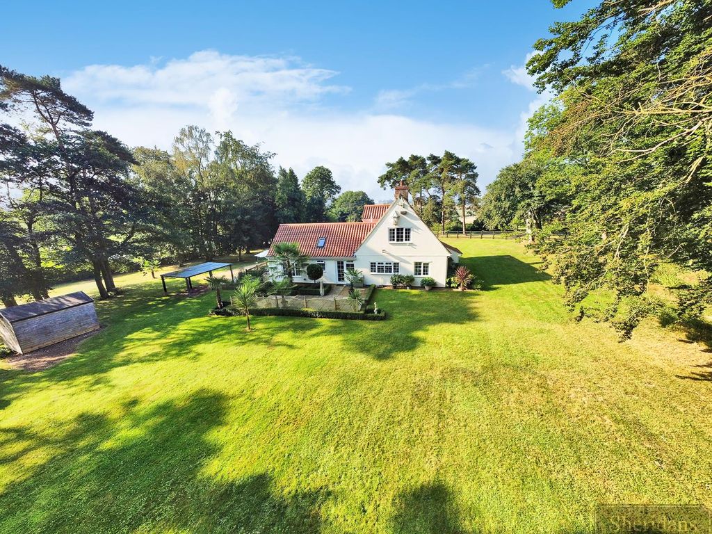 4 bed detached house for sale in The Street, Croxton, Thetford IP24