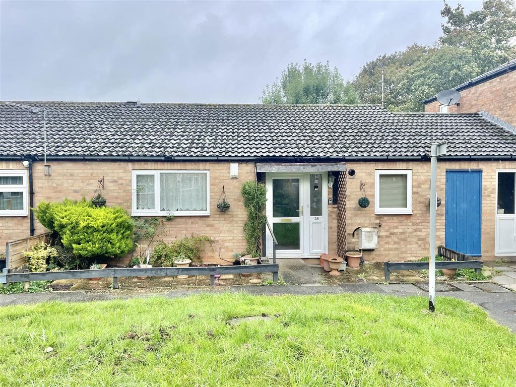2 bed bungalow for sale in Nuthatch Gardens, Bristol BS16, £260,000