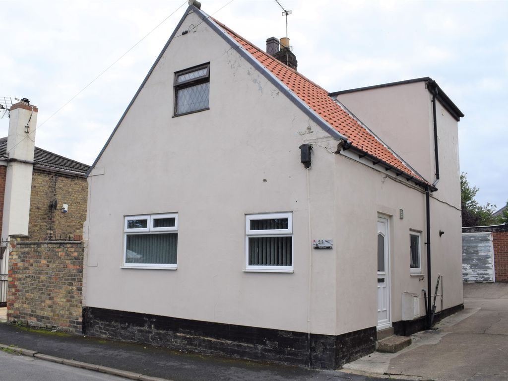 2 bed detached house for sale in West Street, DN38 Zoopla
