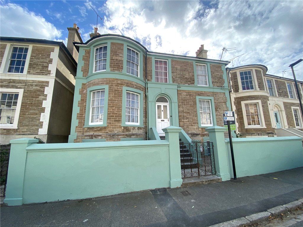 2 bed flat for sale in The Strand, Ryde, Isle Of Wight PO33 Zoopla