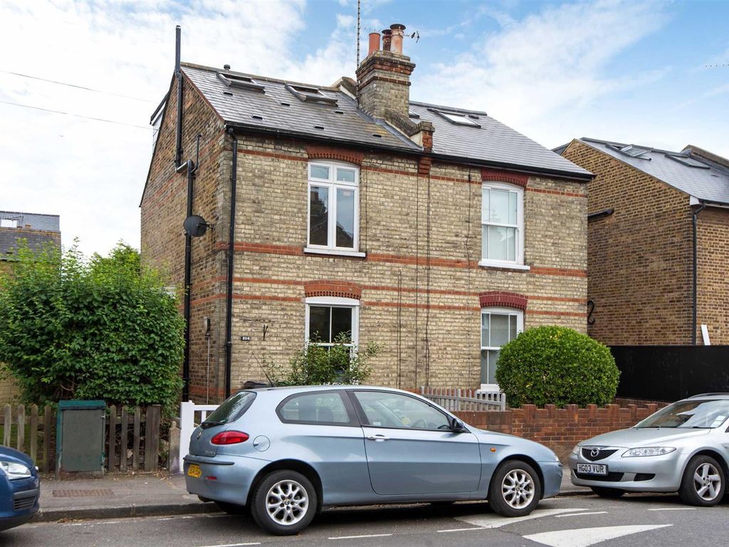 3 bed semidetached house to rent in Elm Road, Kingston Upon Thames KT2