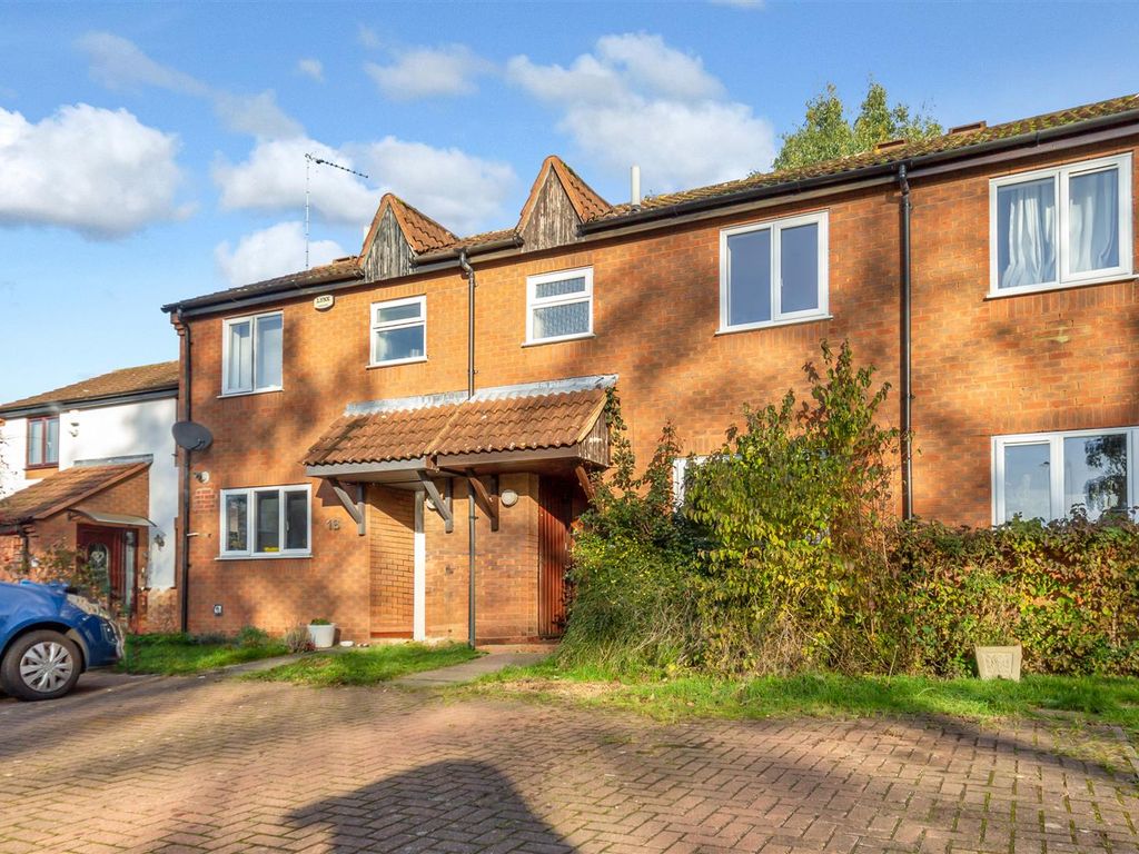 2 bed terraced house for sale in Barbury Court, Giffard Park, Milton