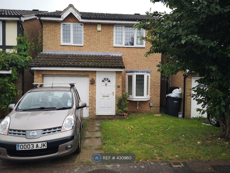 3 bed detached house to rent in Kilmarnock Drive, Luton LU2, £1,600 pcm