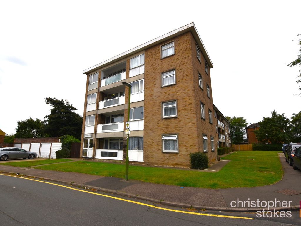 2 bed flat for sale in Southgate House, Turners Hill, Cheshunt EN8, £