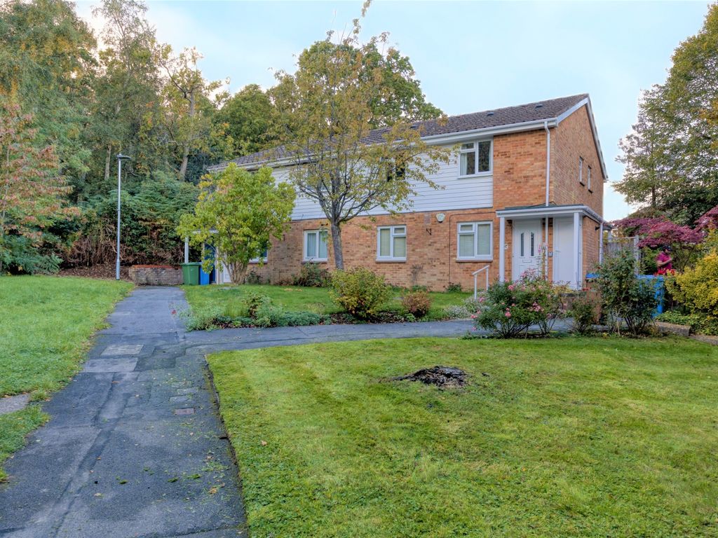 2 bed for sale in Madingley, Bracknell, Berkshire RG12 Zoopla