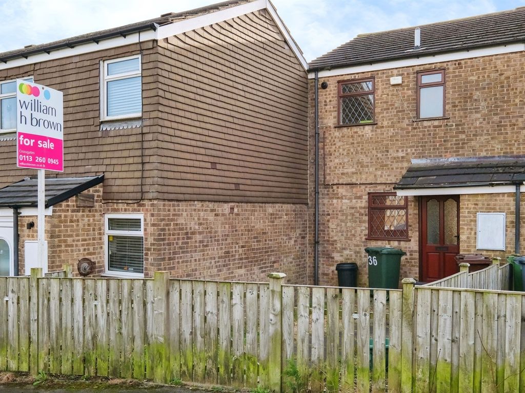 3 bed end terrace house for sale in Willow Garth Avenue, Leeds LS14, £