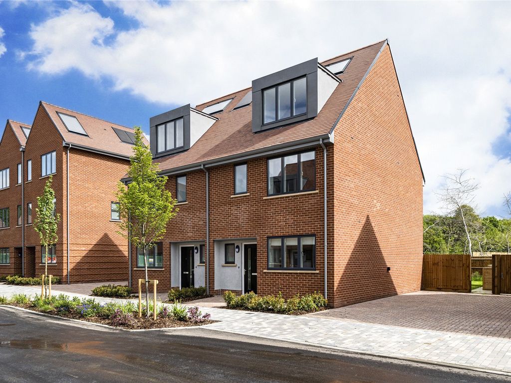 New home, 4 bed semidetached house for sale in Towpath Crescent