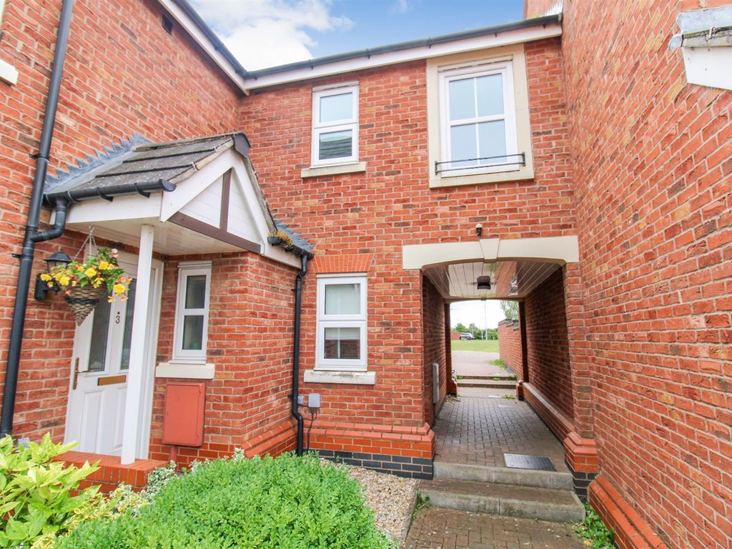 3 bed terraced house for sale in Farnborough Close, Corby NN18 Zoopla