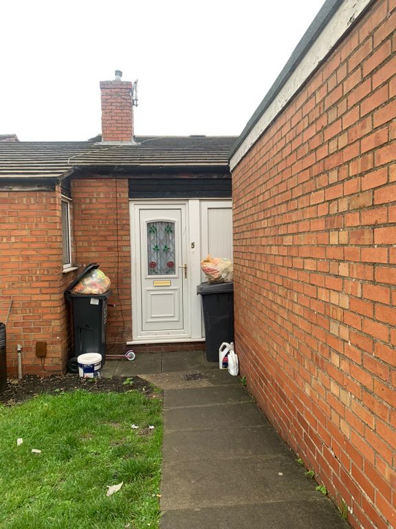 3 bed terraced house for sale in Ruddington Walk, Leicester LE4, £