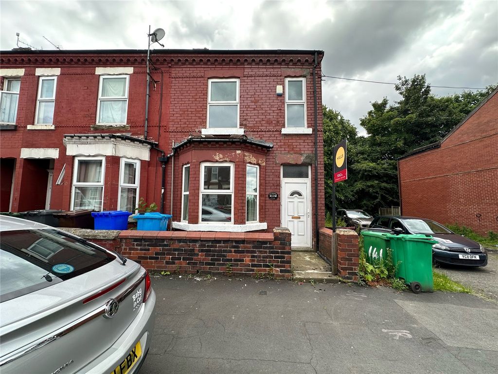 4 bed end terrace house for sale in Clayton Lane, Manchester