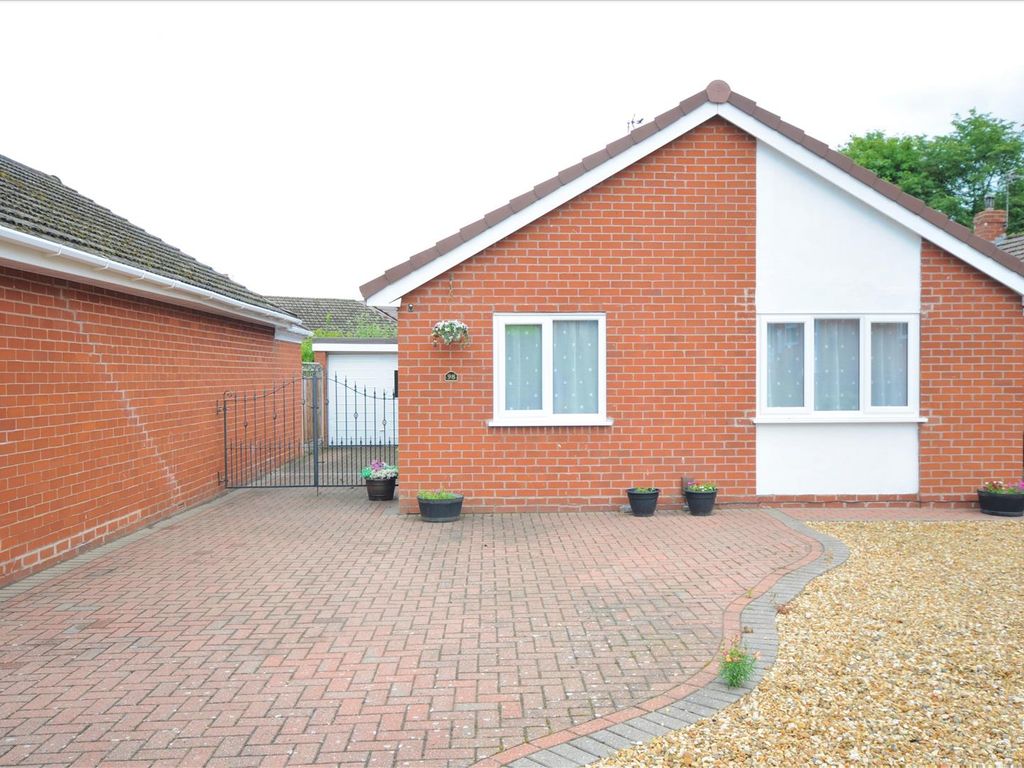 2 bed detached bungalow for sale in Spring Gardens, Stone ST15 Zoopla