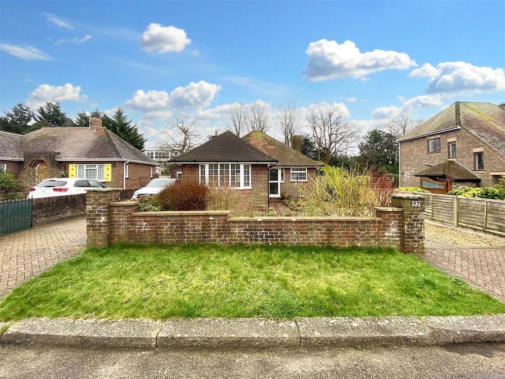 3 bed detached bungalow for sale in Hillside Avenue, Broadwater, Worthing BN14, £685,000 Zoopla