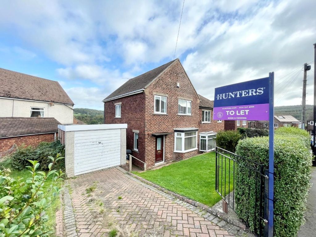 3 bed semidetached house to rent in Beauchief Close, Deepcar