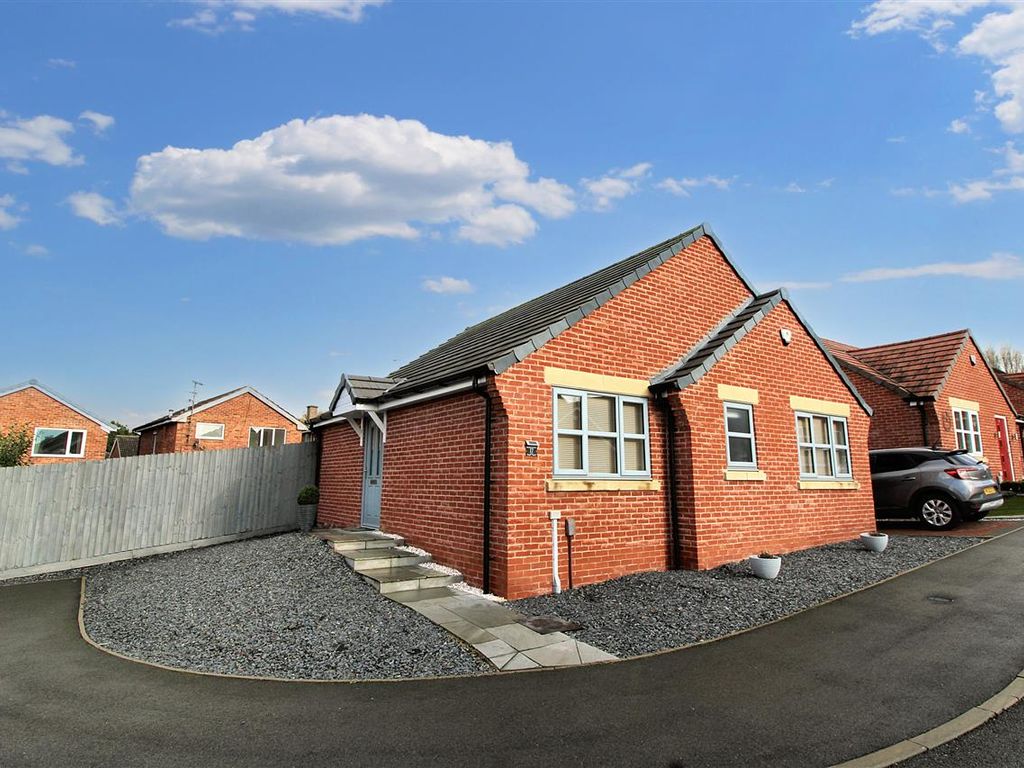 2 bed detached bungalow for sale in Brandyline Gardens, Newthorpe, Nottingham NG16, £235,000