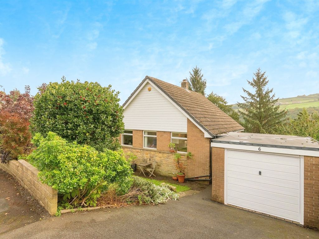 4 bed detached house for sale in Shawfield Avenue, Holmfirth HD9, £