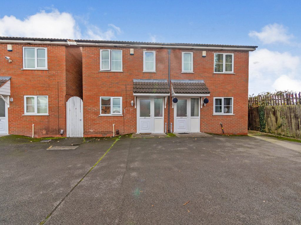 3 bed semidetached house for sale in Awlmakers Grove, Bloxwich