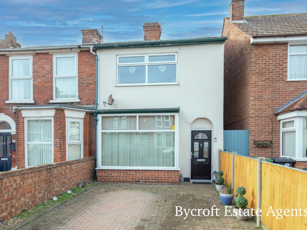 3 bed end terrace house for sale in Churchill Road, Great Yarmouth NR30