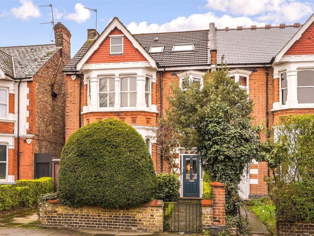 6 bed semidetached house for sale in Twyford Avenue, Acton, London W3
