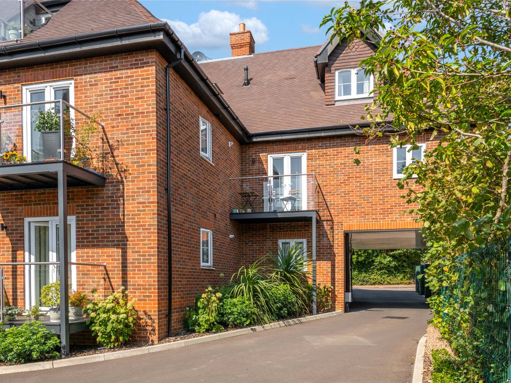 2 bed flat for sale in Yorke Road, Reigate, Surrey RH2, £500,000 Zoopla