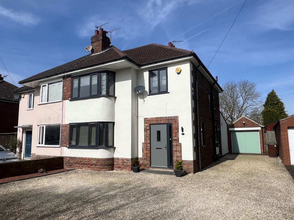 3 bed semidetached house for sale in Yarborough Crescent, Lincoln LN1