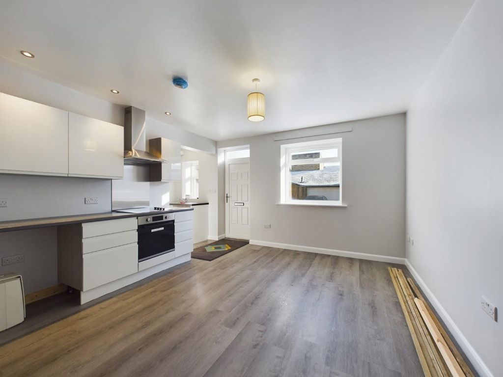 1 bed property to rent in Clifton Street, Queensbury, Bradford BD13, £