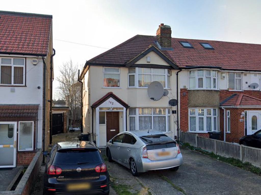 3 bed end terrace house for sale in Ash Grove, Heston TW5 Zoopla