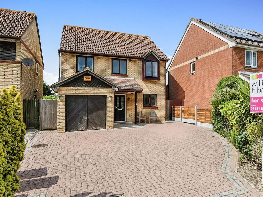5 bed detached house for sale in Drake Avenue, Mayland, Chelmsford CM3