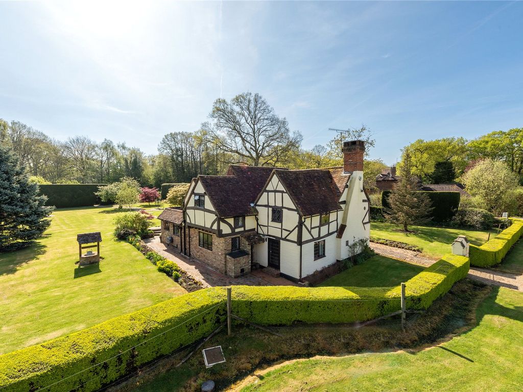 3 bed detached house for sale in Walliswood, Dorking, Surrey RH5, £