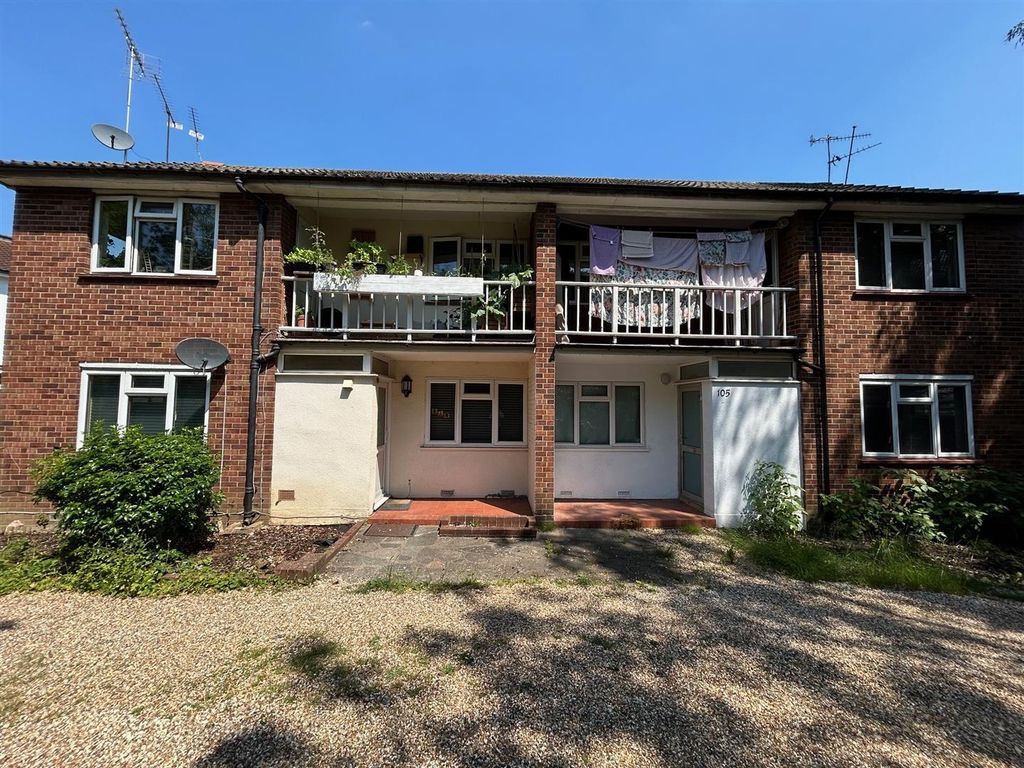 2 bed to rent in Dollis Road, Mill Hill NW7, £1,675 pcm Zoopla